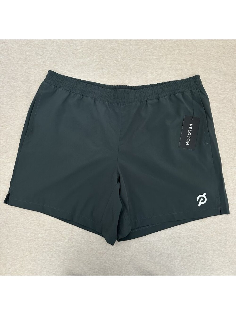 Peloton Unlined Drawstring Men’s Size L US Green Training Shorts 7” Inseam